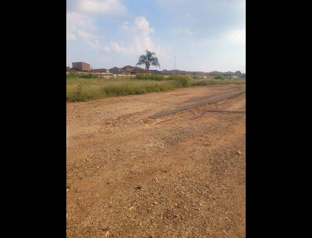 LAND FOR SALE IN SPRUITVIEW